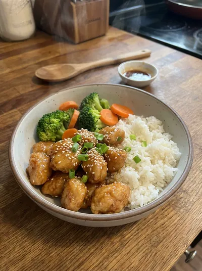 15-Minute Honey Garlic Chicken Rice Bowl